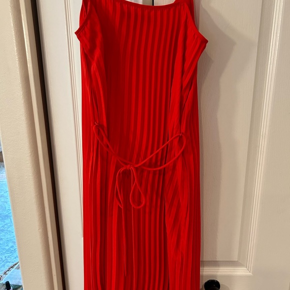 Gorgeous Red Banana Republic Maxi Dress! 💋 - Picture 3 of 5